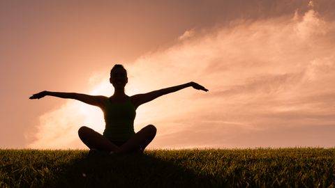 Yoga & Zihin Bütünlüğü: Meditasyondan Uyanışa Yoga & Zihin Bütünlüğü: Meditasyondan Uyanışa